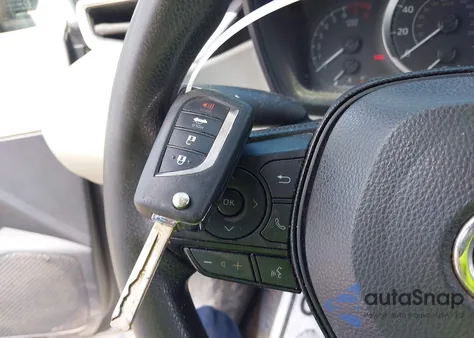 2020 Toyota Corolla Le z USA, uszkodzony, nr VIN JTDEPRAE4LJ000873